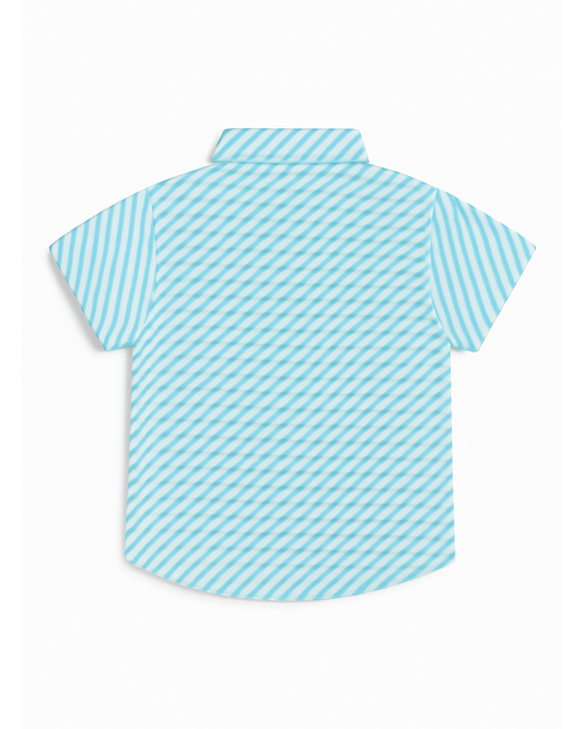 Camisa azul cielo con rayas diagonales