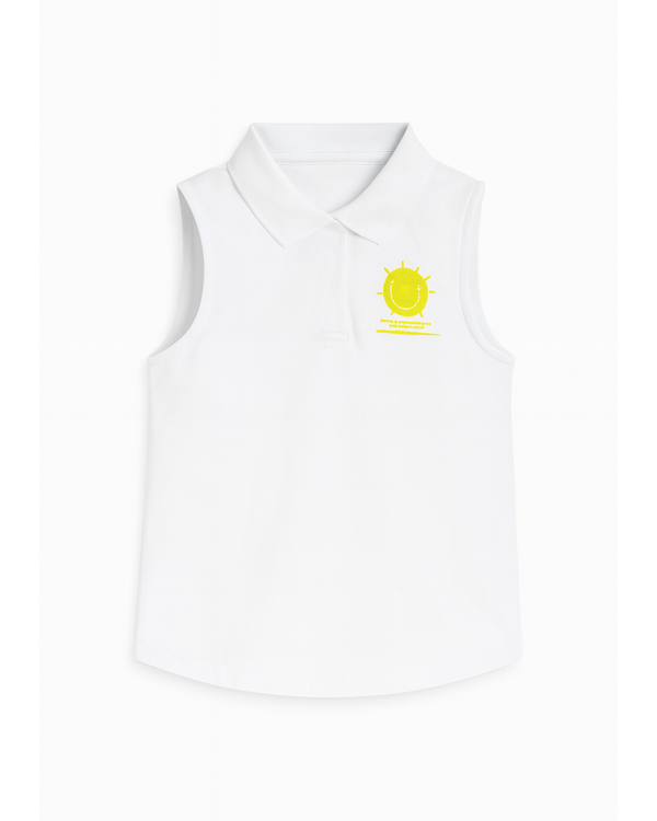 Blusa tipo polo blanca sin mangas con estampado