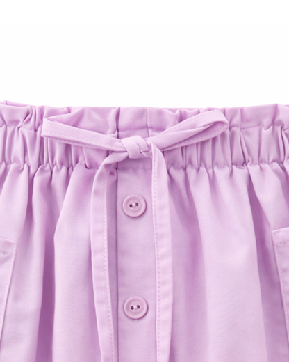 Falda Short Lila con Bolsillos Bordados y Botones Frontales