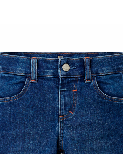 Jeans Azul Clásico con Dobladillo y Corte Ajustado