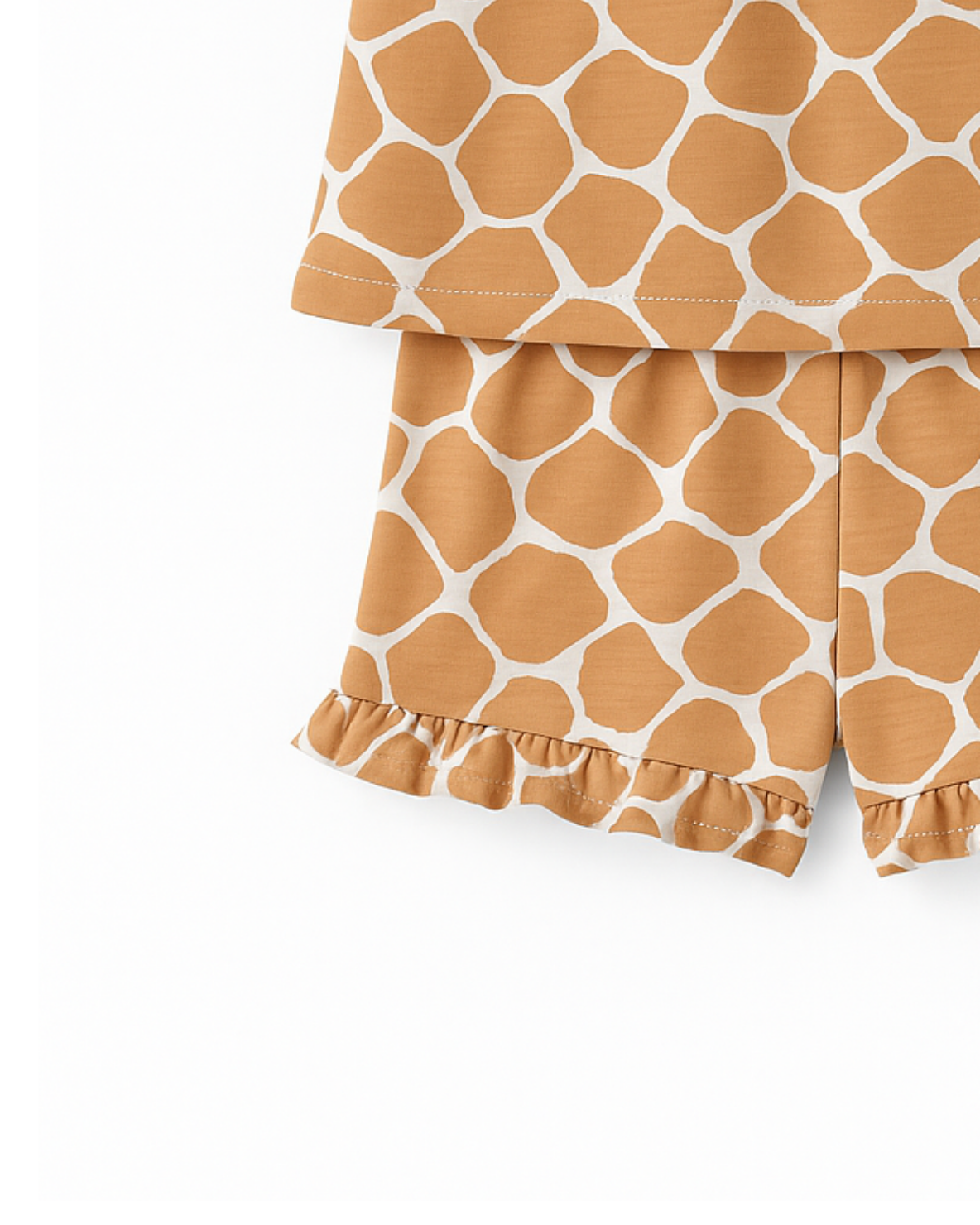 Set estampado jirafa café con boleros