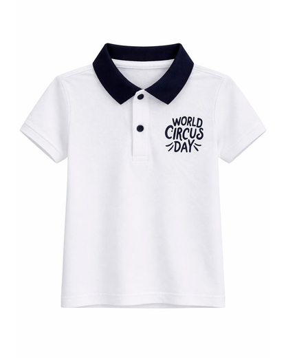 Polo Blanco con Cuello Azul Marino bordado