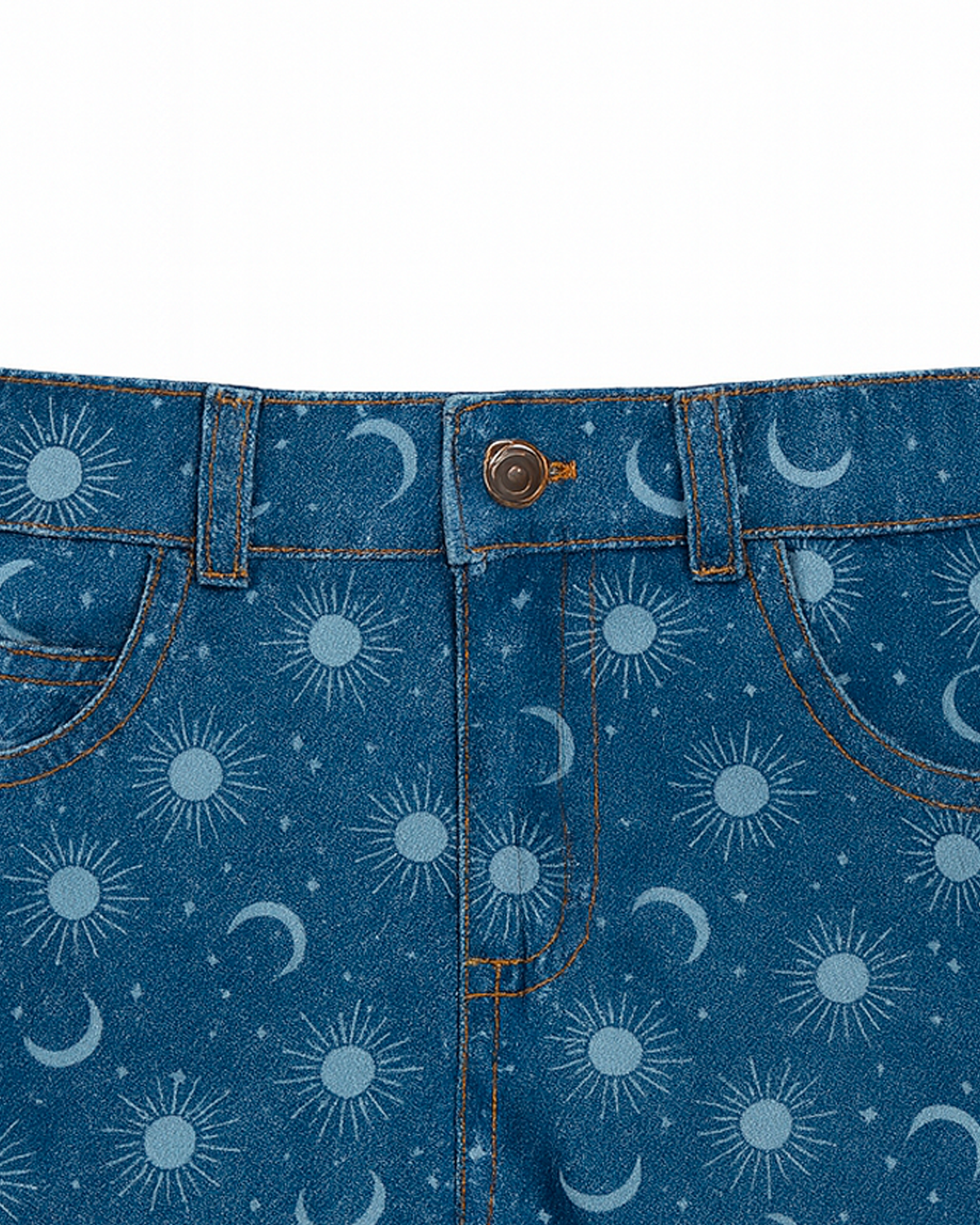 Short denim con estampado astral y ruedo doblado