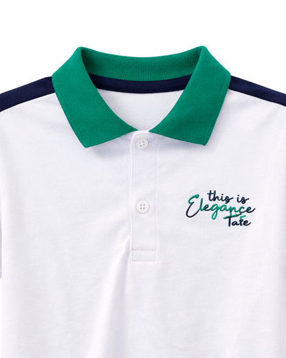 Polo Blanco con Cuello Verde y Detalles en Contraste