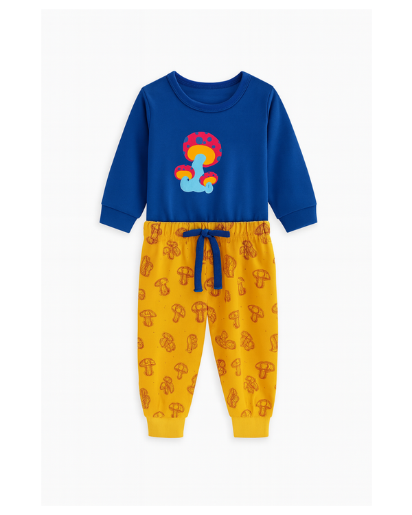 Conjunto azul y amarillo con estampado de hongos