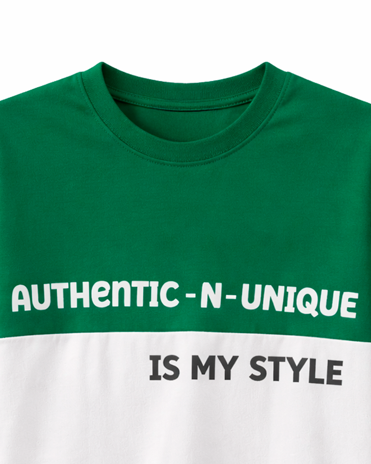 Camiseta Verde y Blanca con Texto Authentic-N-Unique